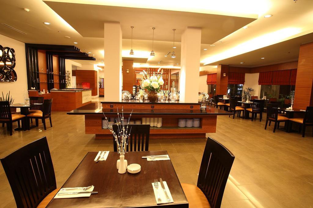 Aston Tanjung City Hotel Dış mekan fotoğraf
