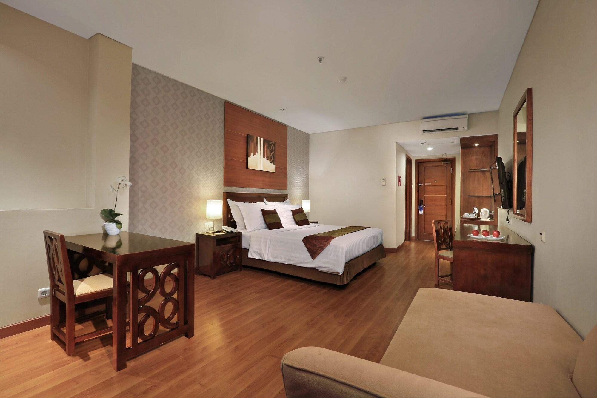 Aston Tanjung City Hotel Dış mekan fotoğraf