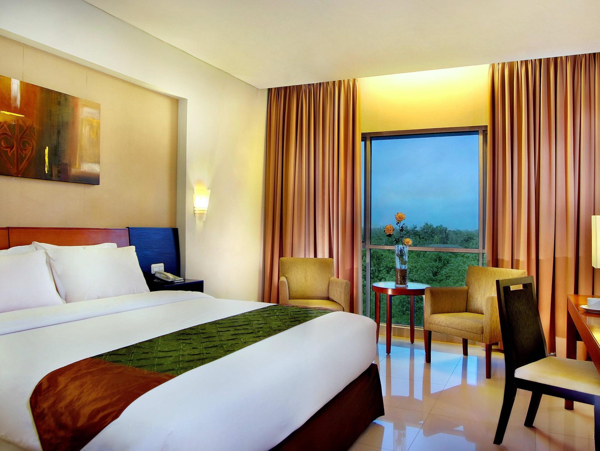 Aston Tanjung City Hotel Dış mekan fotoğraf